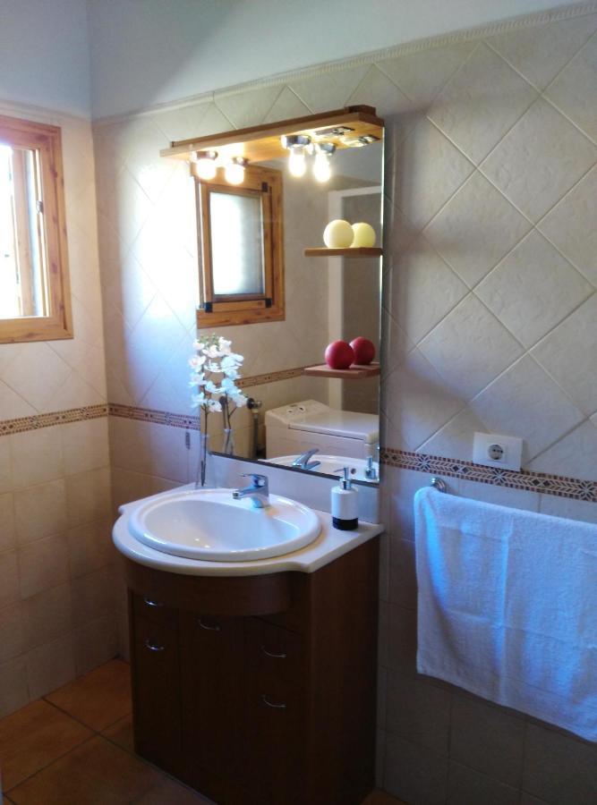 Вилла Peaceful House Set On A Vineyard & Work Friendly Вальсекильо Экстерьер фото